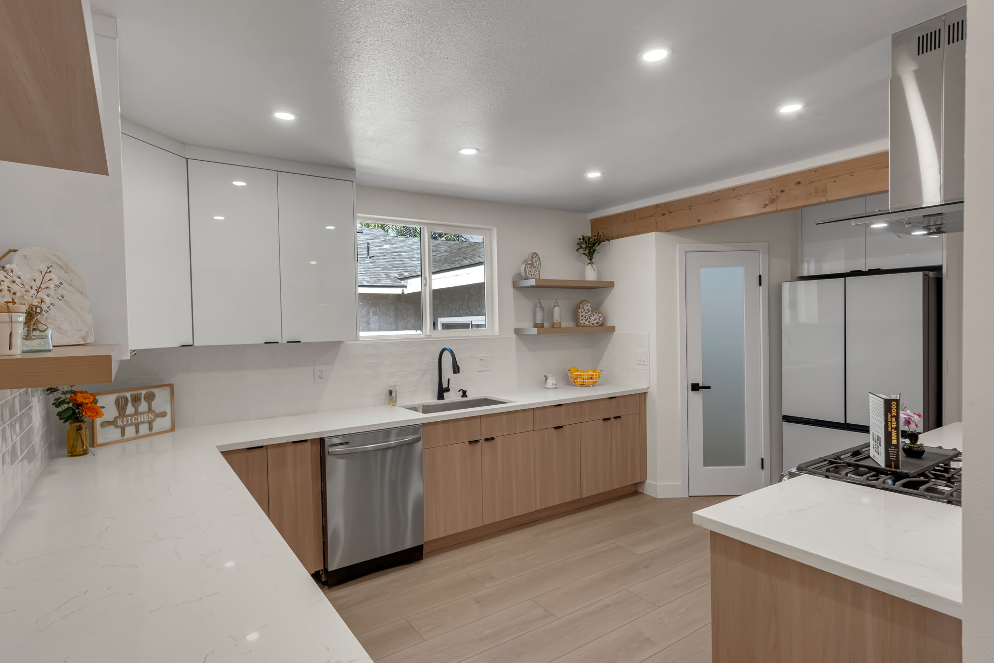 Kitchen island with quartz countertops and bar seating
